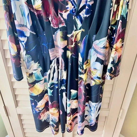 Women’s Size Large Catherine Malandrino Dark Floral Pleated Midi Dress - Picture 4 of 12